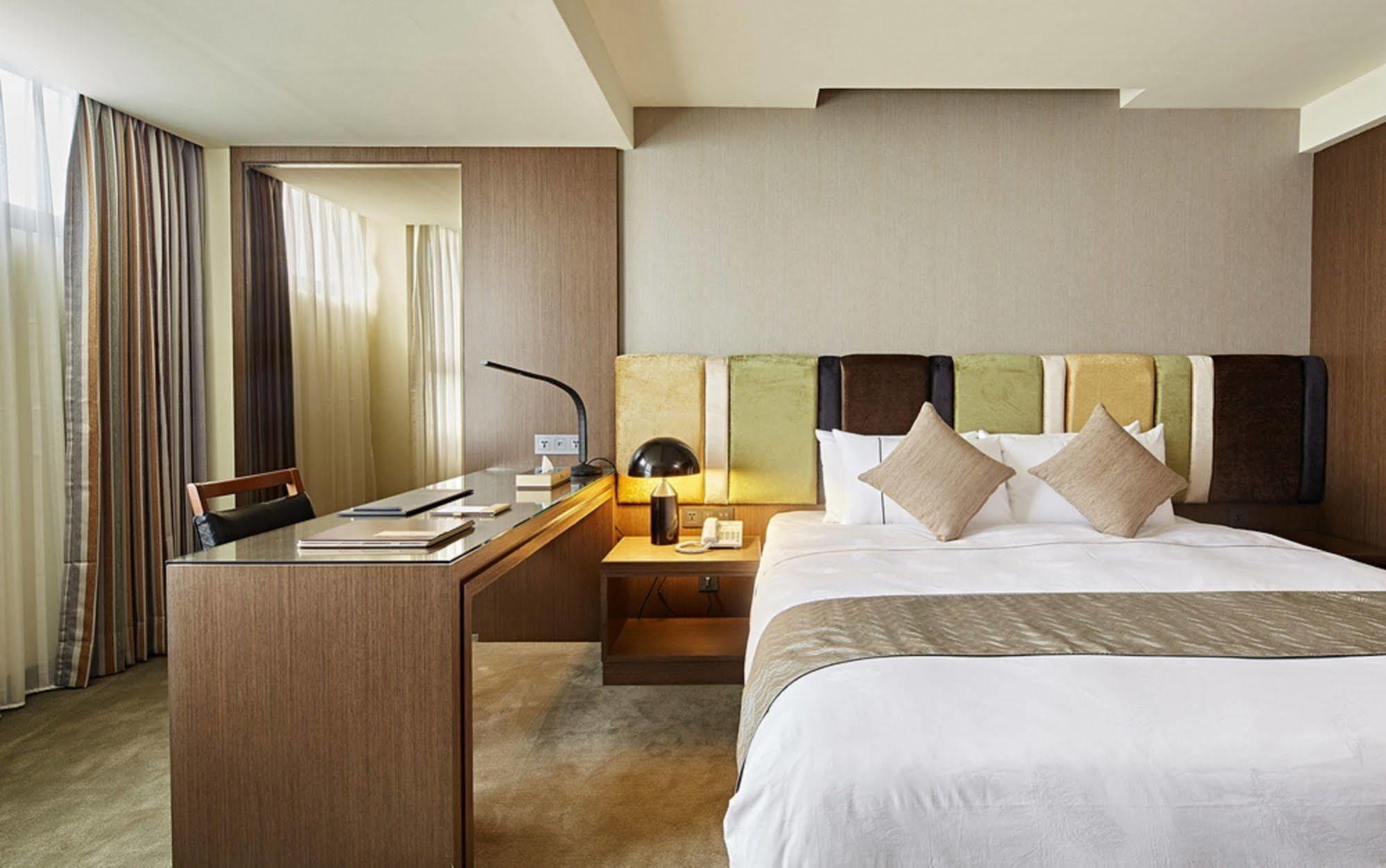 Hotel Sukimi Тайнан Екстериор снимка