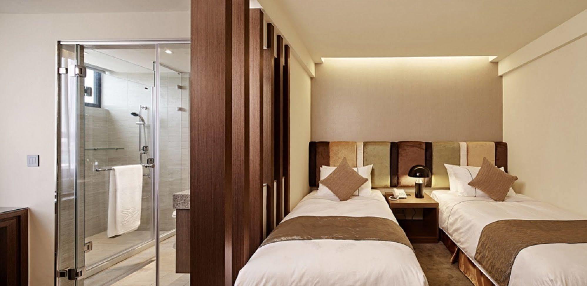 Hotel Sukimi Тайнан Екстериор снимка