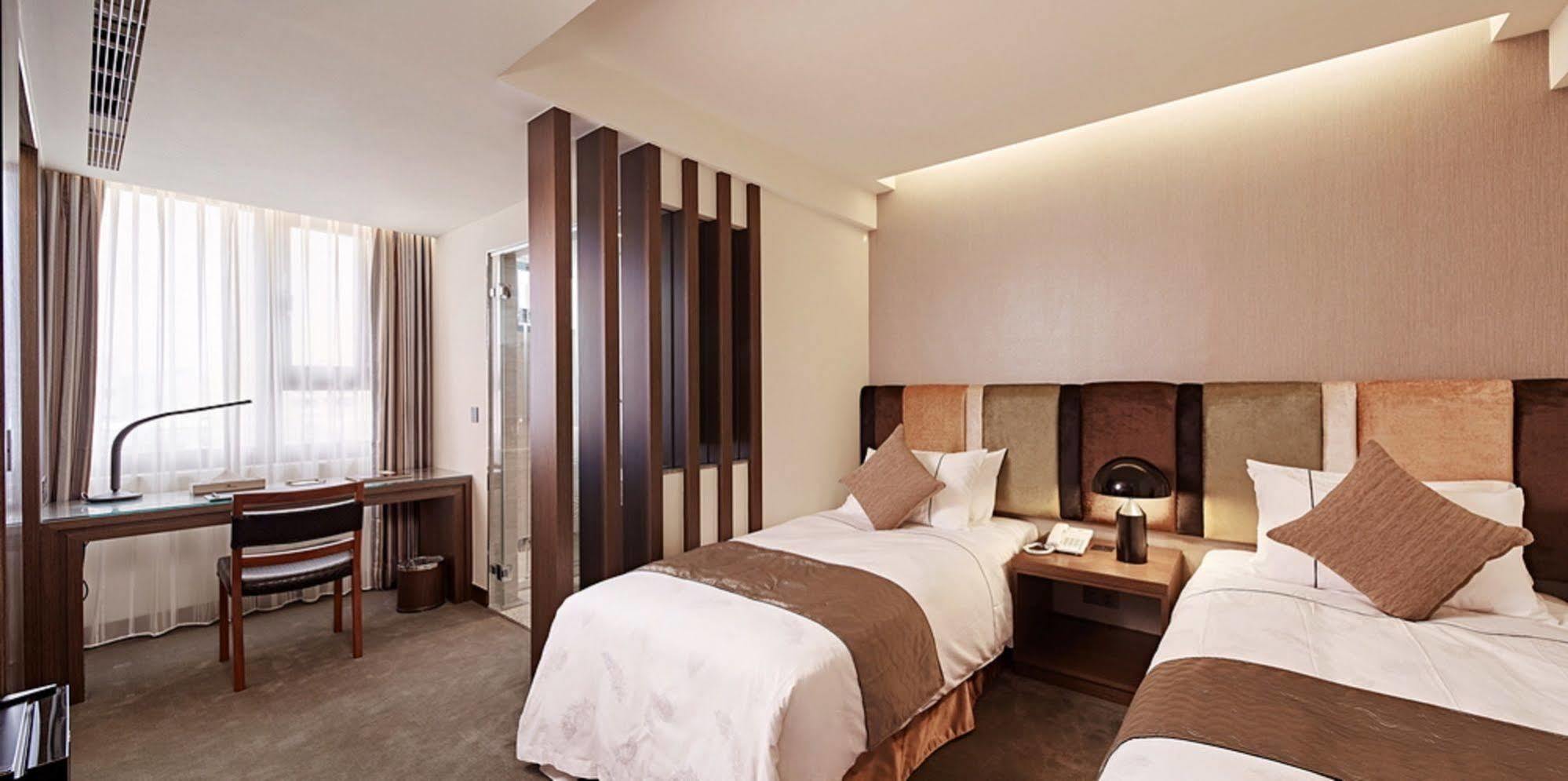 Hotel Sukimi Тайнан Екстериор снимка